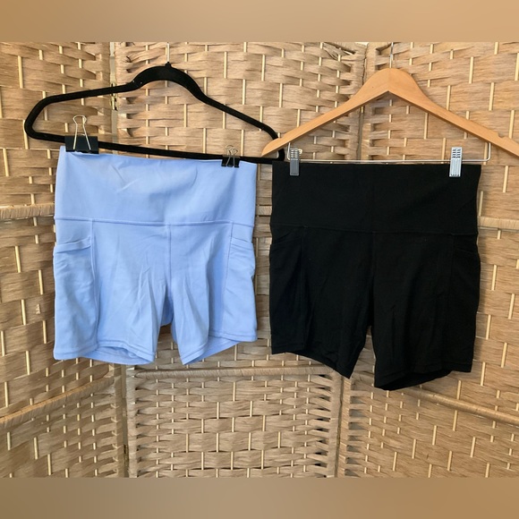 Athleta Pants - 2 Pair Athleta Salutation Stash Pocket Short